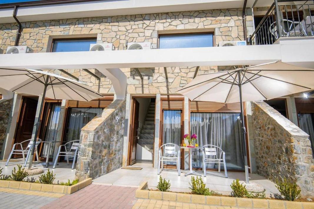 Stone Suites Pefkochori Buitenkant foto