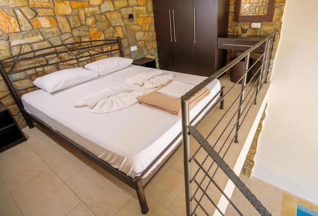 Stone Suites Pefkochori Buitenkant foto
